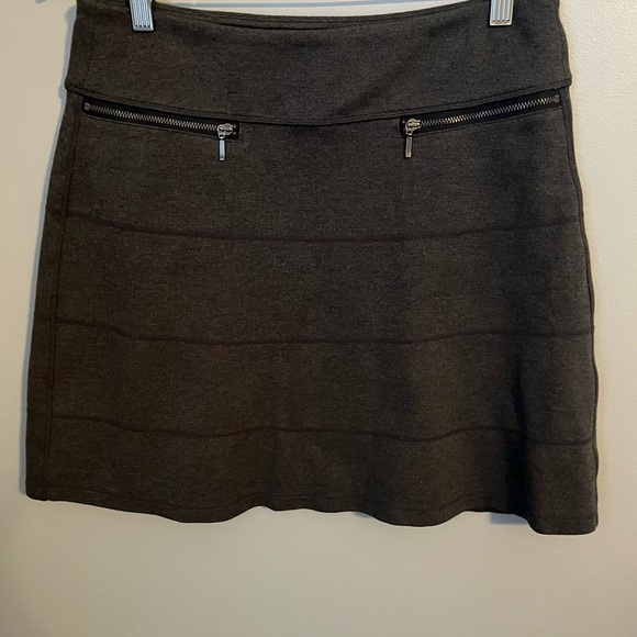 Athleta Gray Mini Skirt‎ - Picture 1 of 9